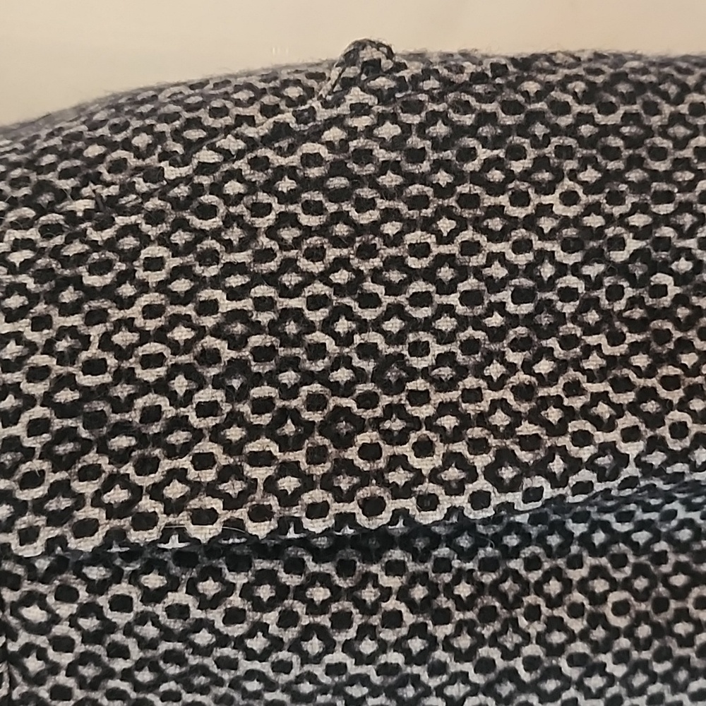 Yves St. Laurent Black and White Patterned Wool Pencil Skirt - Picture 5 of 15